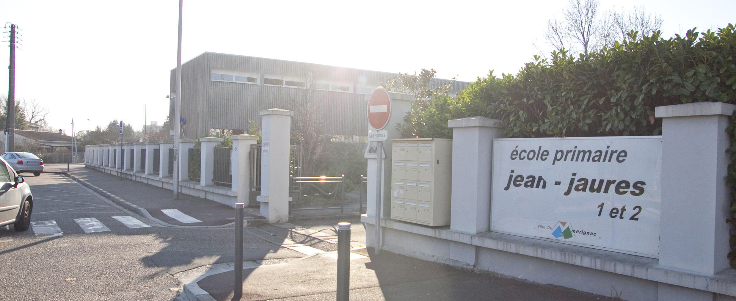 Entrée commune de l'école élémentaire Jean Jaurès 1 et 2 à Mérignac