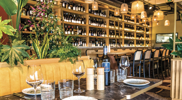 Le Bec fin: Cocktails et repas gastro on top !