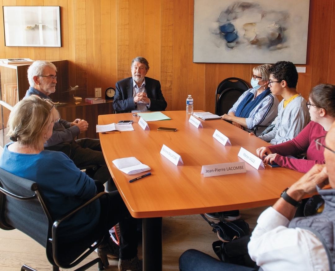 RDV dans le bureau du Maire