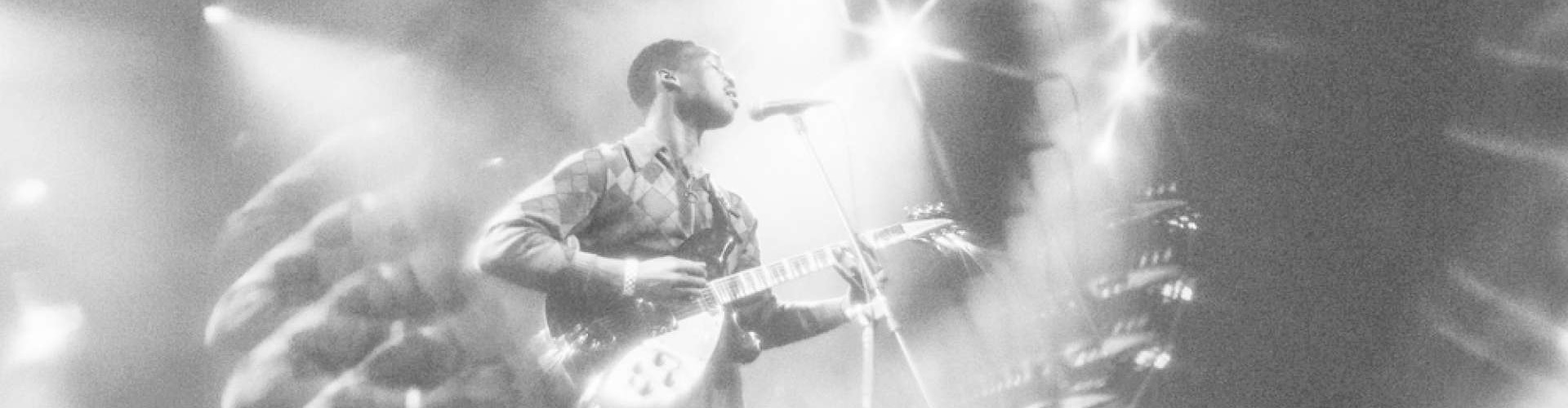 Jalen Ngonda en concert au Krakatoa