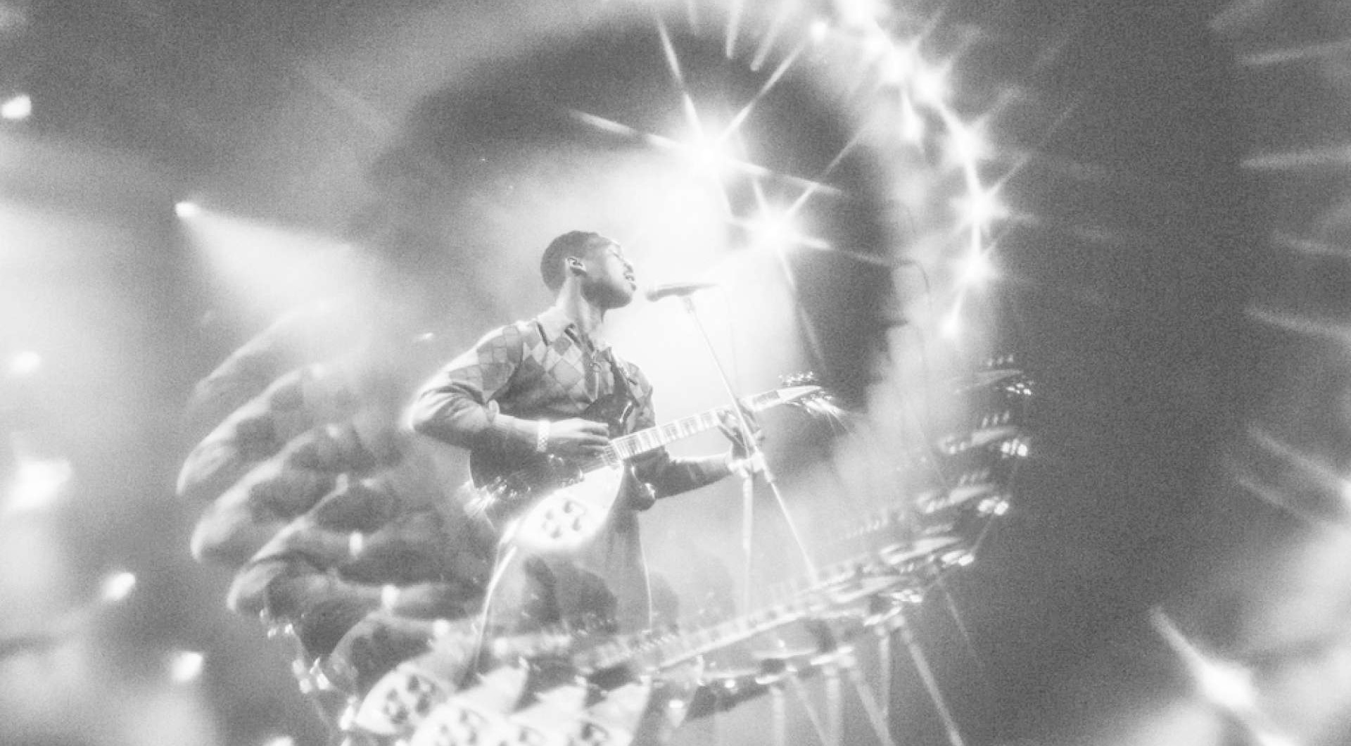 Jalen Ngonda en concert au Krakatoa