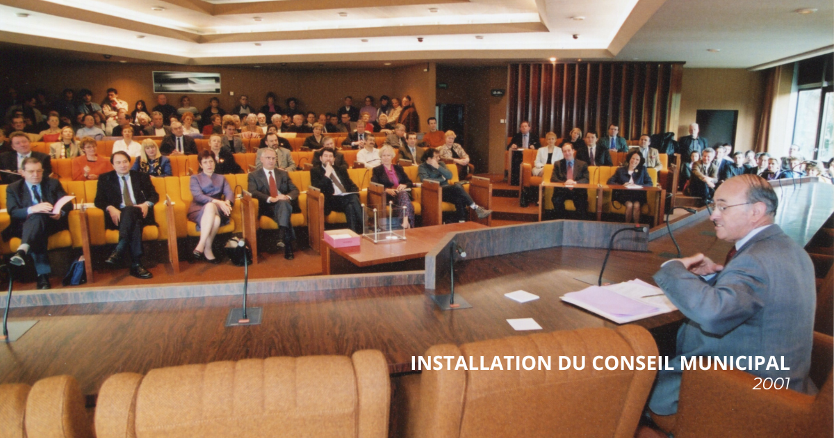installation du Conseil municipal 2001