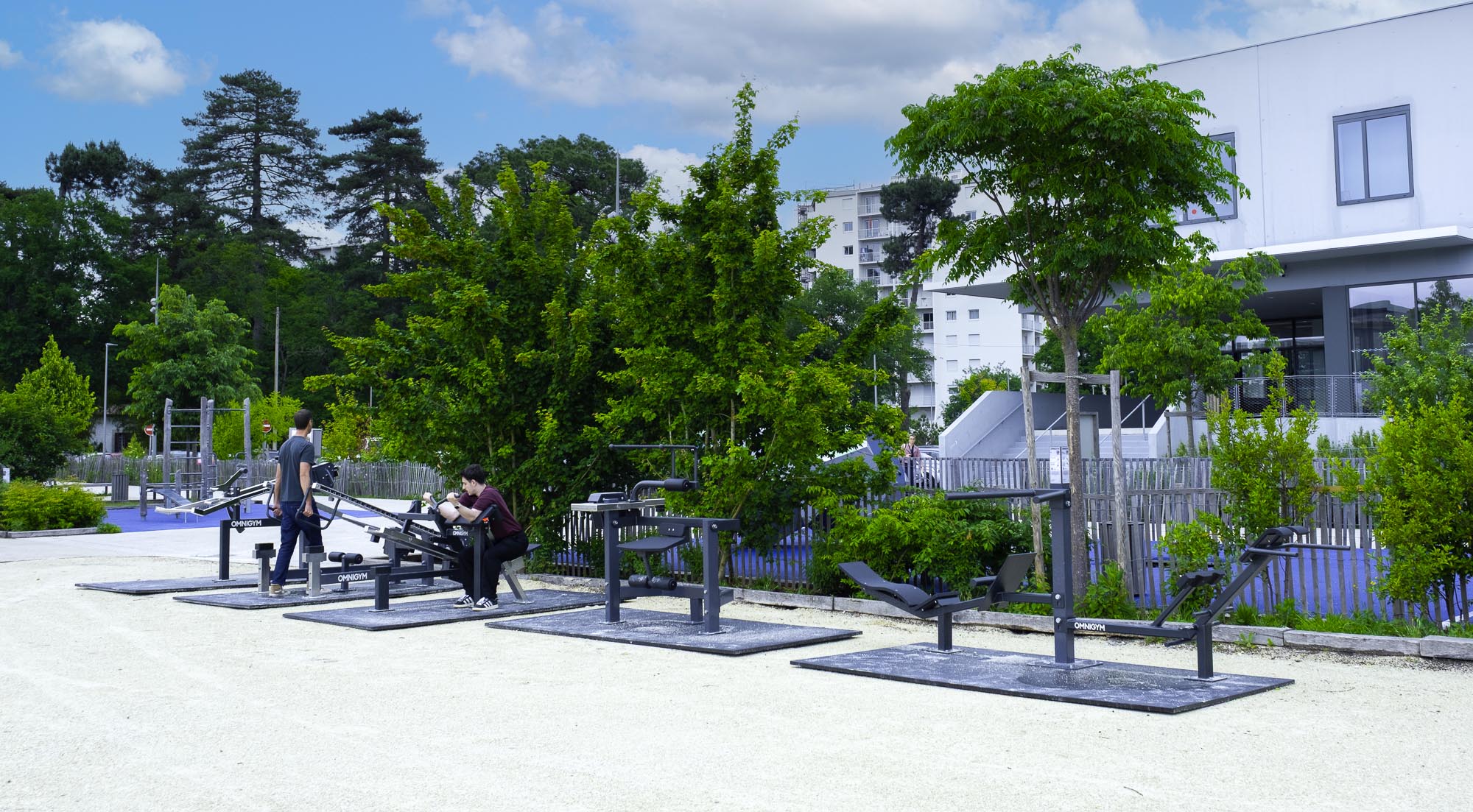 Profitez de prêt gratuit de matériel sportif sur les installations sportives de Robert Brettes