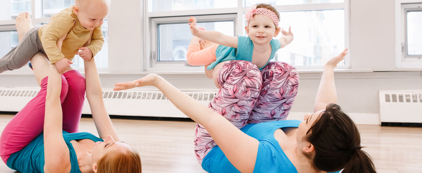 Baby yoga en famille