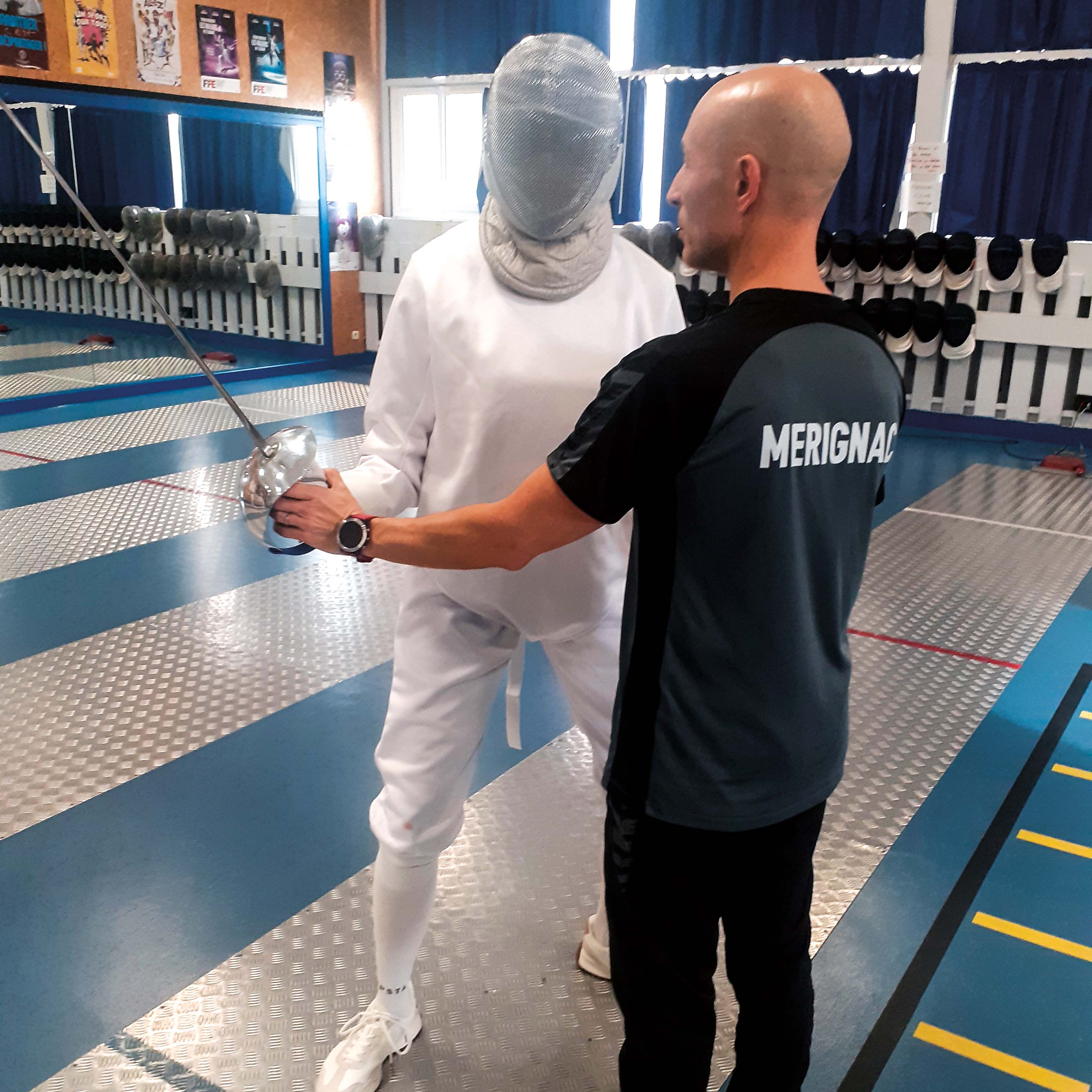 Elles se réparent à la pointe du sabre