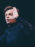 "Alex Lutz" au Pin Galant