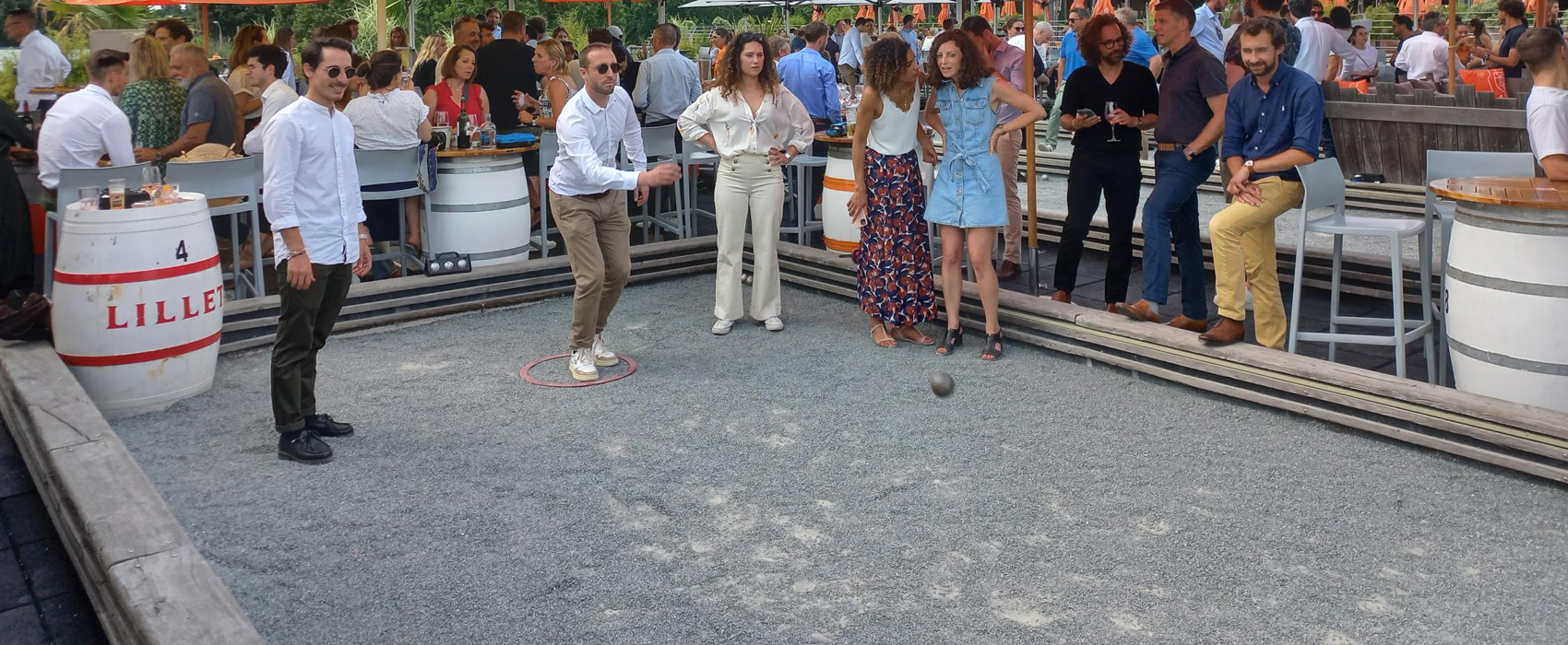 Partie de pétanque au Canopée Café