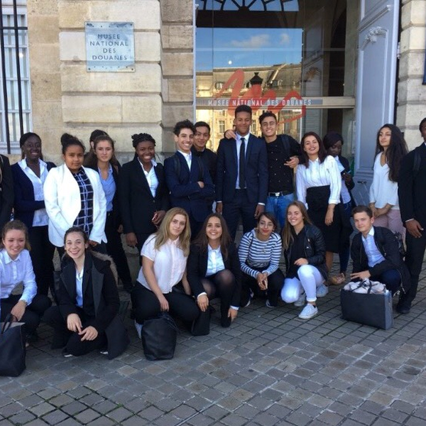 Bye bye aux bactéries avec B-Bact : découvrez le projet des lycéens de Marcel Dassault ! 