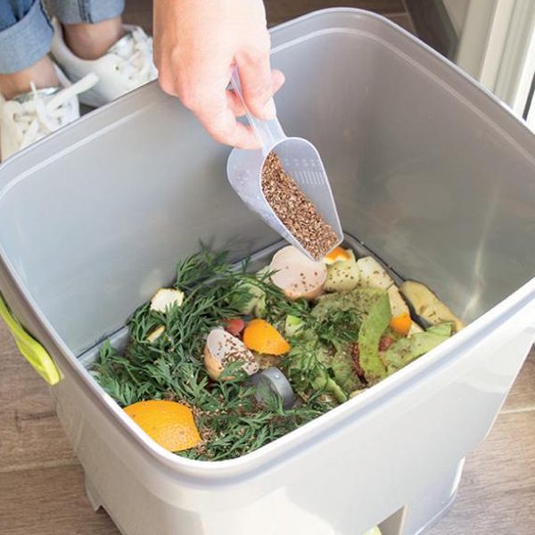 Une aide pour tester le seau bokashi