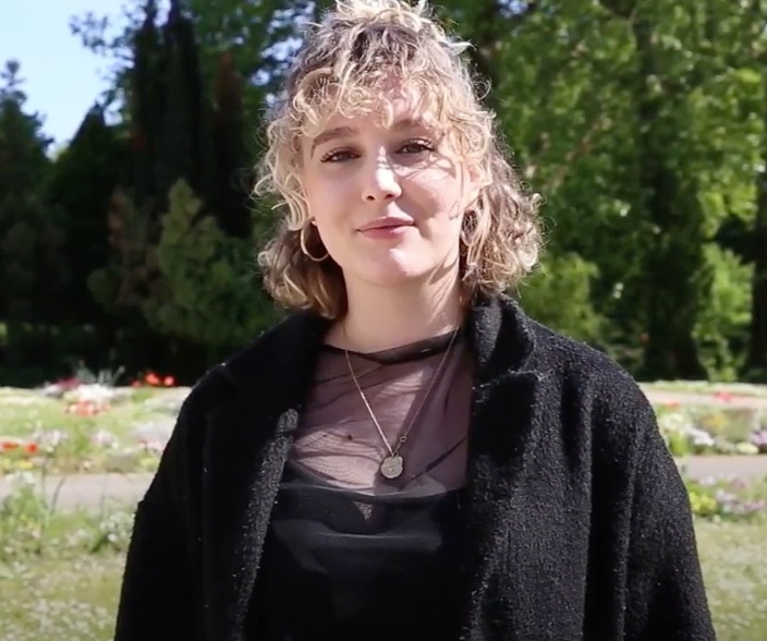 Emma vous emmène à la découverte d'un service civique en lien avec le développement durable 