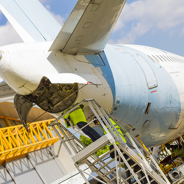 Avec la réforme de la maintenance aéronautique, l’armée se rapproche des industriels