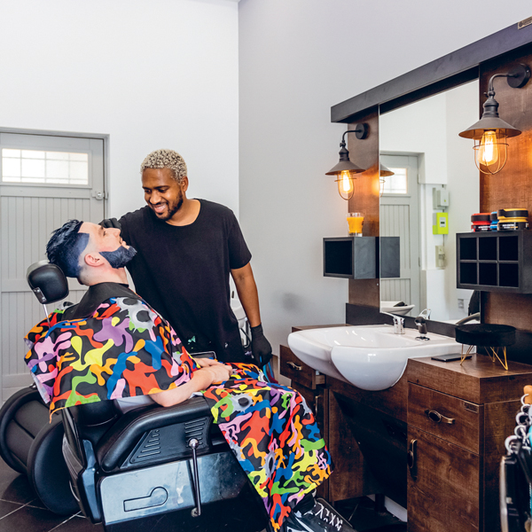 "Barber Kartel" : un coiffeur- barbier tendance à Mérignac !