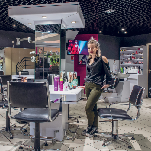 Salon de coiffure " By Tigi "