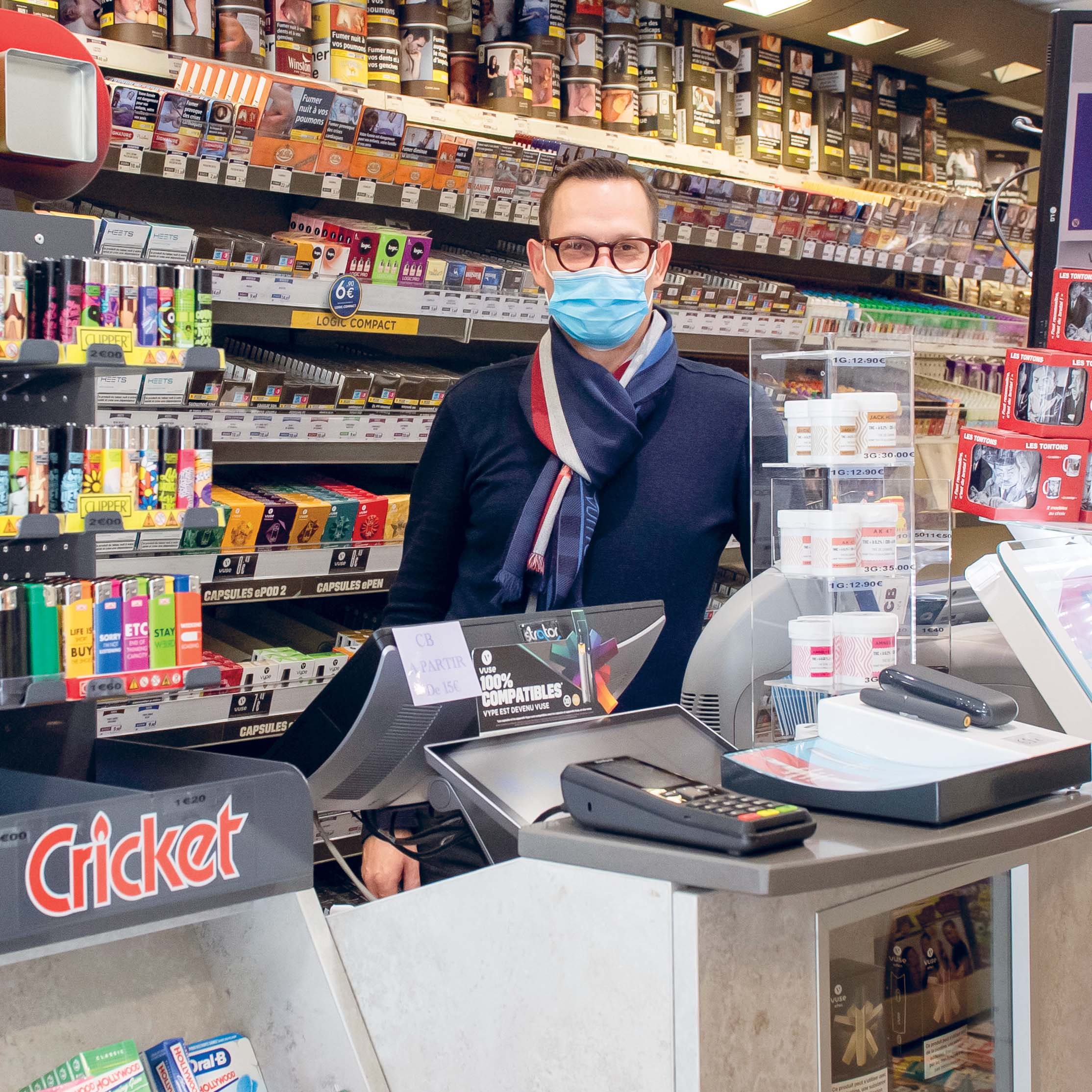 Le Saphir Presse : étape journal, café et petits cadeaux à Bourranville