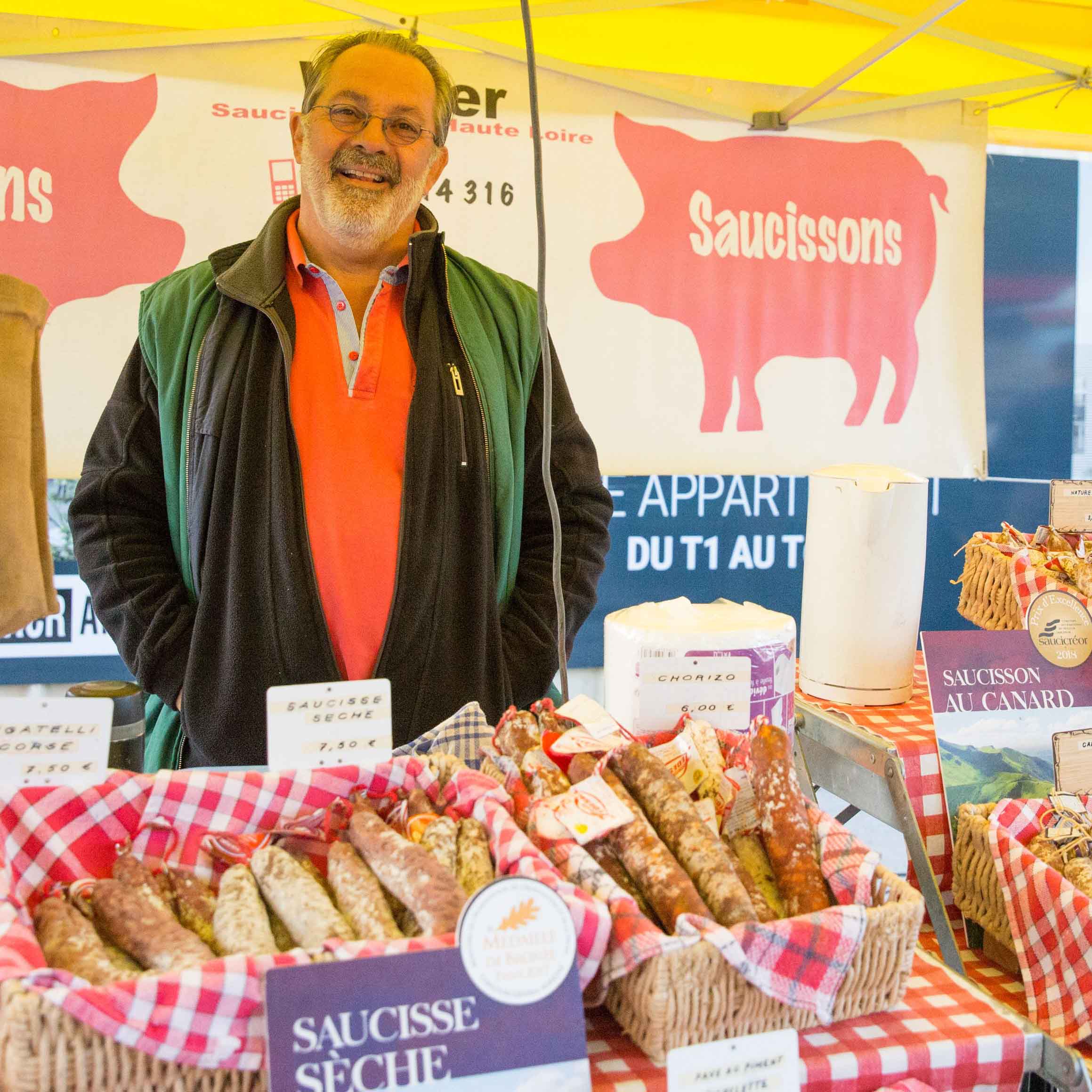 De bons produits de charcuterie fine au marché de Mérignac avec Walter Fierens
